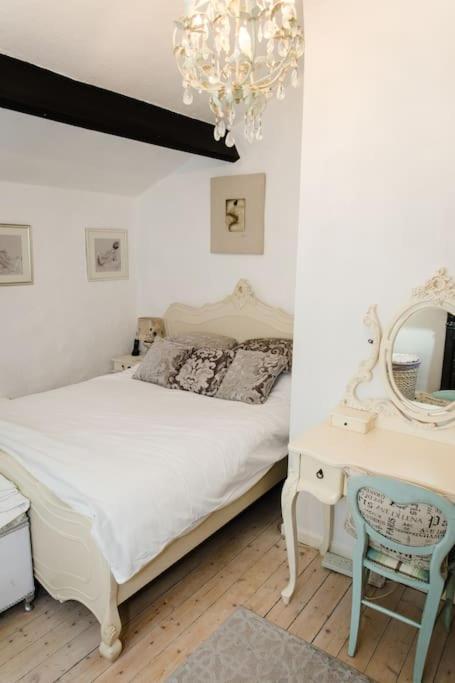 1800 Period Grade 2 Listed Cottage Addingham Esterno foto
