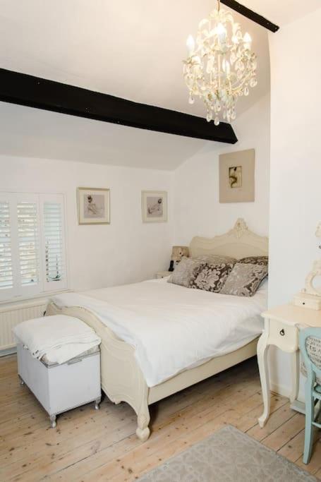1800 Period Grade 2 Listed Cottage Addingham Esterno foto