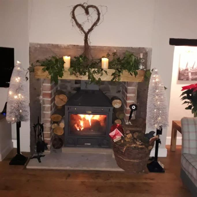 1800 Period Grade 2 Listed Cottage Addingham Esterno foto
