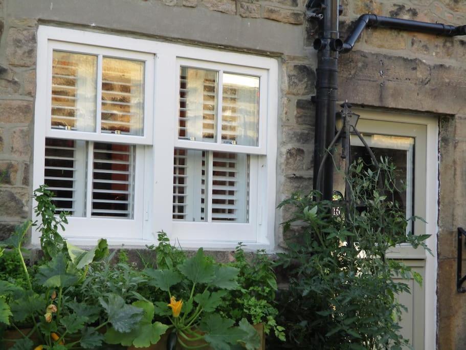 1800 Period Grade 2 Listed Cottage Addingham Esterno foto