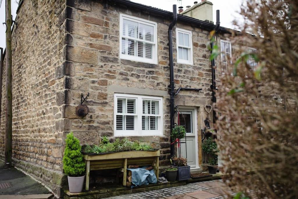1800 Period Grade 2 Listed Cottage Addingham Esterno foto